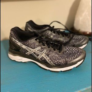 Women’s asics kayano black